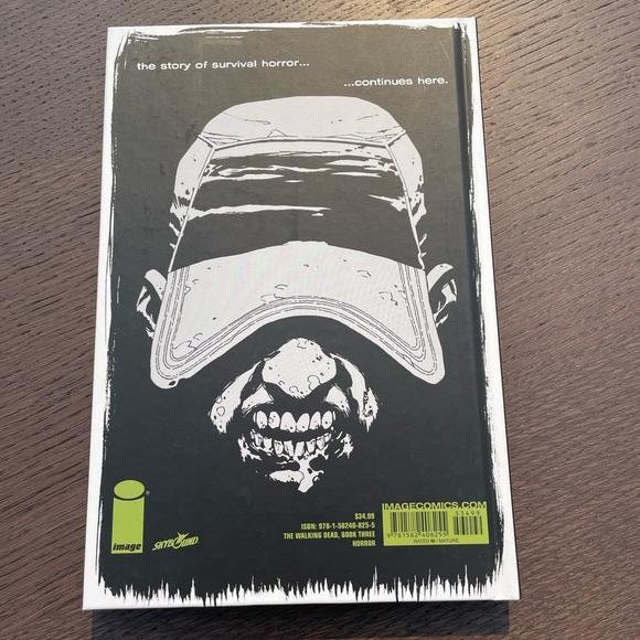 The Walking Dead hardcover graphic novel - Book Three - Picture 3 of 4